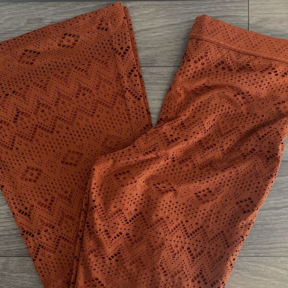 American Eagle Womens Flare Burnt Orange Laser Cut Crochet Boho Pants Size Large
